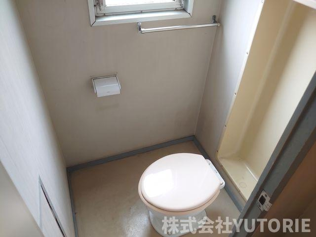 東京都八王子市楢原町　角地中古一戸建てのトイレ