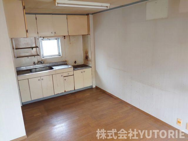 東京都八王子市楢原町　角地中古一戸建てのキッチン