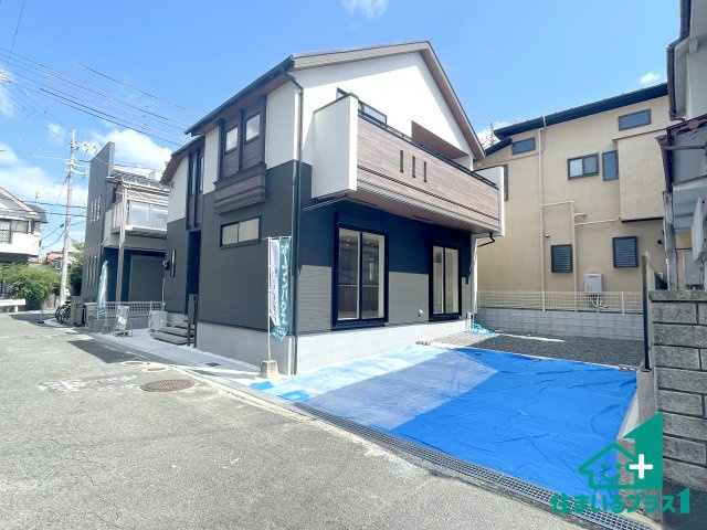 ■3日(土)4日(日)現地ご見学可能！　枚方市楠葉丘　限定1邸の外観|安心の10年保証！外観を美しく保ち、雨水で汚れを落とします！気になることがありましたら、お気軽にお問い合わせください！