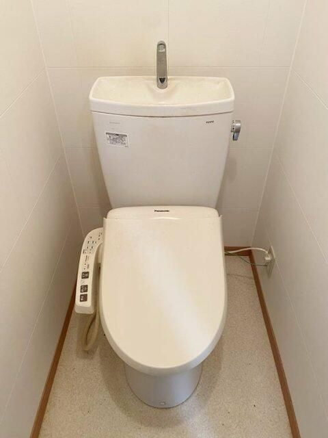 綾瀬市大上３丁目の賃貸マンションのトイレ
