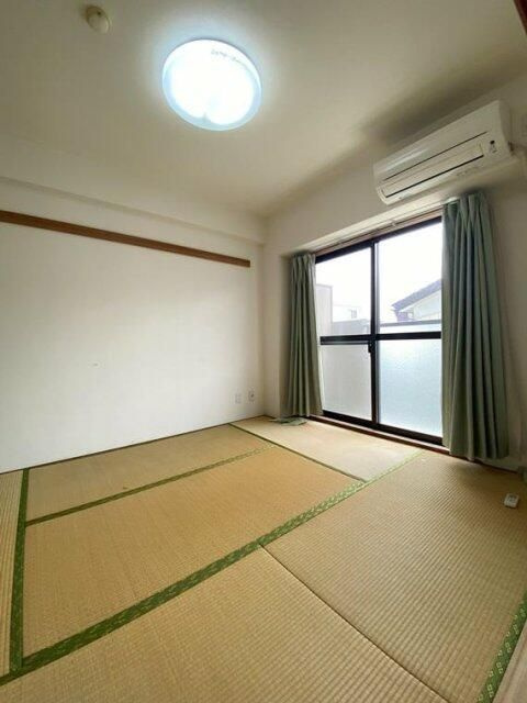 綾瀬市大上３丁目の賃貸マンションの居間・リビング