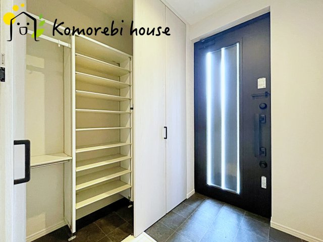 北足立郡伊奈町小室　中古戸建の玄関|26.5.7　撮影済み