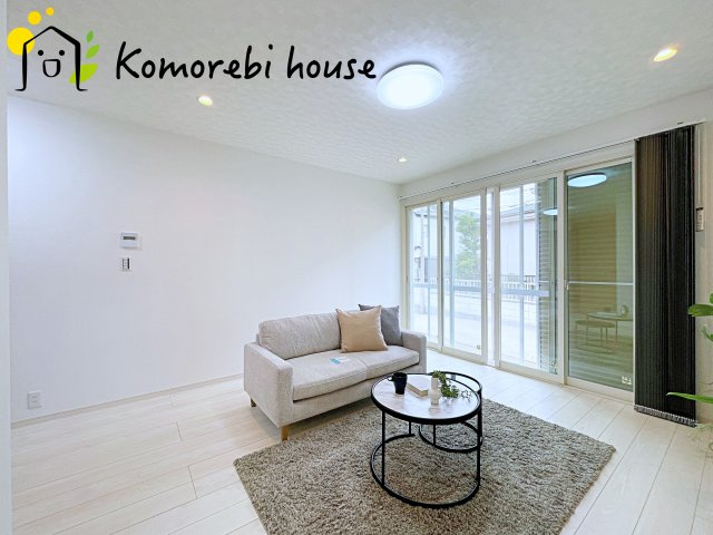 北足立郡伊奈町小室　中古戸建の居間・リビング|26.5.7　撮影済み