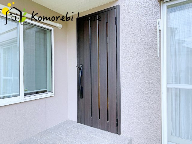 北足立郡伊奈町小室　中古戸建の玄関|26.5.7　撮影済み