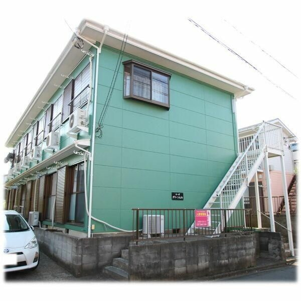 秦野市千村４丁目のアパートの外観