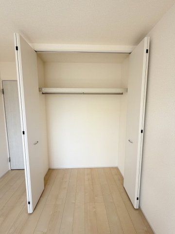 三郷市早稲田5丁目　新築戸建　全2棟　1号棟の収納|大切な衣類を収納できるクローゼット完備