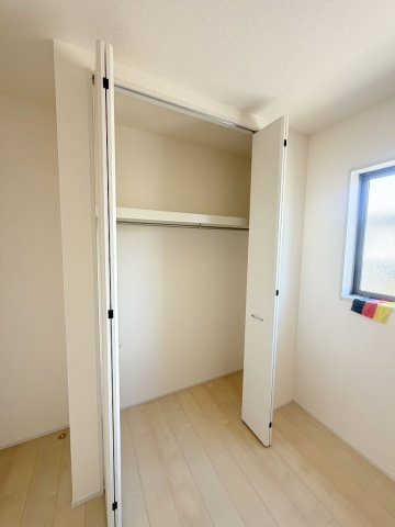 三郷市早稲田5丁目　新築戸建　全2棟　1号棟の収納|各居室にクローゼット完備でお部屋がスッキリ片付きます