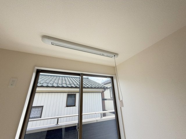 三郷市早稲田5丁目　新築戸建　全2棟　2号棟の設備|室内物干し付きで雨の日も快適お洗濯