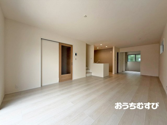 春日井市柏井町7丁目(全4棟)の居間・リビング