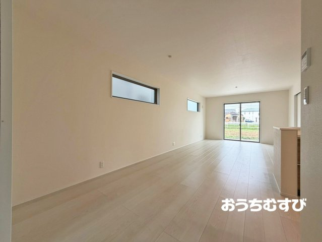 春日井市柏井町7丁目(全4棟)の居間・リビング