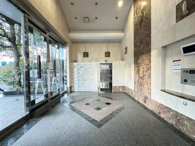 グリフィン川崎・西口参番館のエントランス