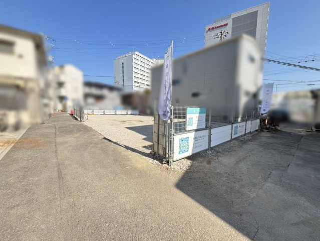 東出町2丁目 売土地の前面道路含む現地写真