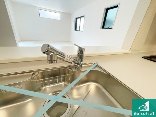 明石市藤が丘　第4期　新築一戸建ての設備|浄水器を内蔵！炊飯時、お茶を作る時に安心してお水を使えます！お湯と冷水、浄水と原水、シャワーの切替えもワンタッチです！