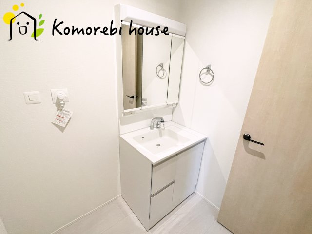 蓮田市江ヶ崎　新築一戸建て　グラファーレ 01の独立洗面台|26.9.11