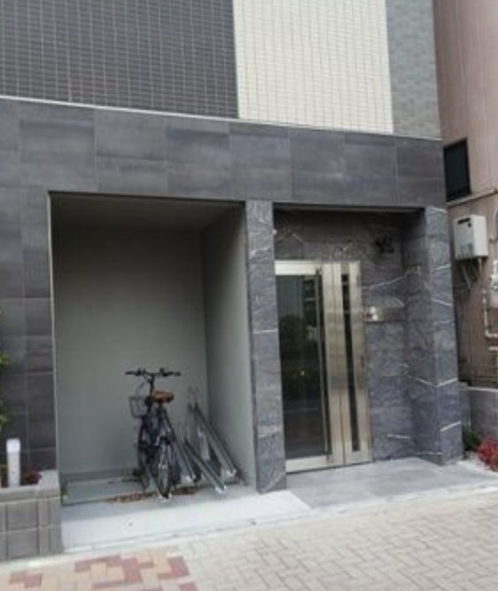 エヌエス　フィールドのエントランス