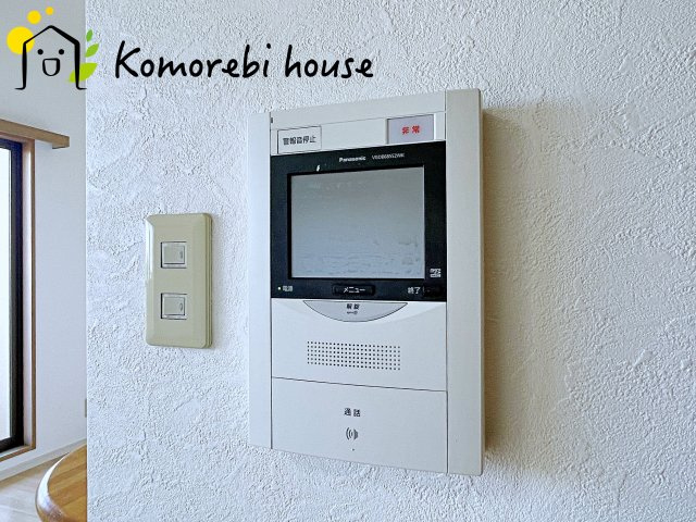 エステ・スクエア大宮東の防犯設備|モニター付インターホンです