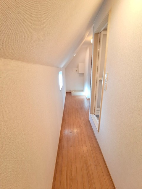 メゾンドゥパピヨンのその他|★天井が一部傾斜しています★