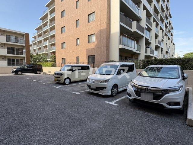 YS習志野台の駐車場