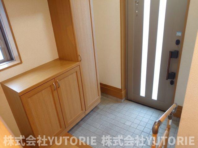 厚木市船子　角区画並列2台Ｐ4LDKの玄関|居住中家具消去しています