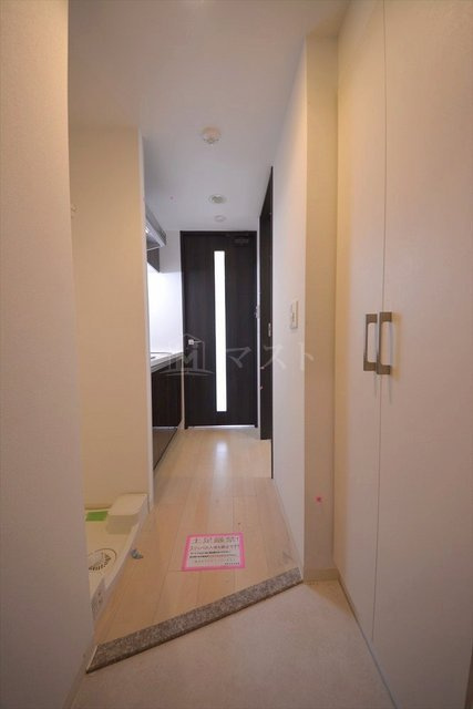 アーデンタワー本町イーストの玄関