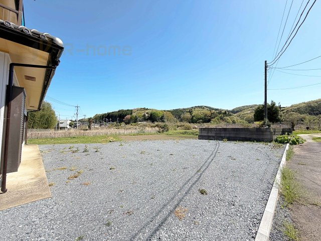 桜川市青柳　中古戸建ての駐車場|カースペースは4台お停めいただけます♪