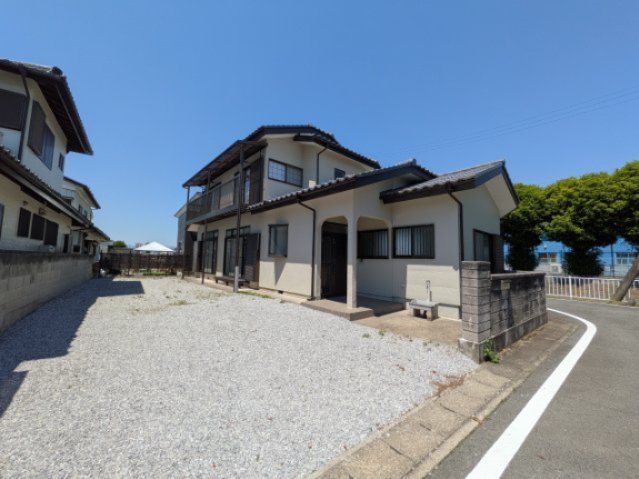 中古戸建　八幡町の駐車場