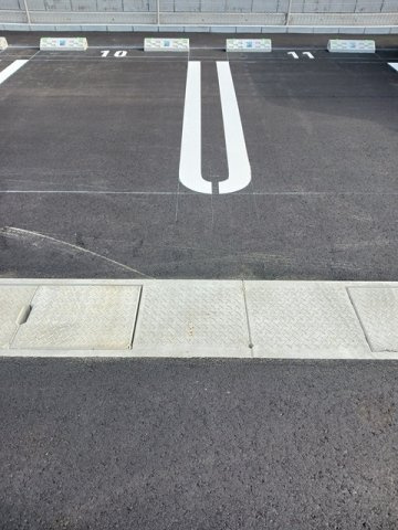 ヴィダ　フェリスの駐車場|車をお持ちの方に嬉しい駐車場付きの物件です