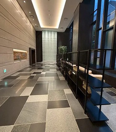 Brillia一番町のロビー