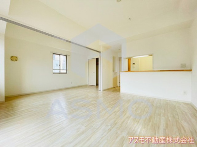 【居間・リビング】 | サラベルナール夕陽丘 | 同マンション別部屋　参考写真