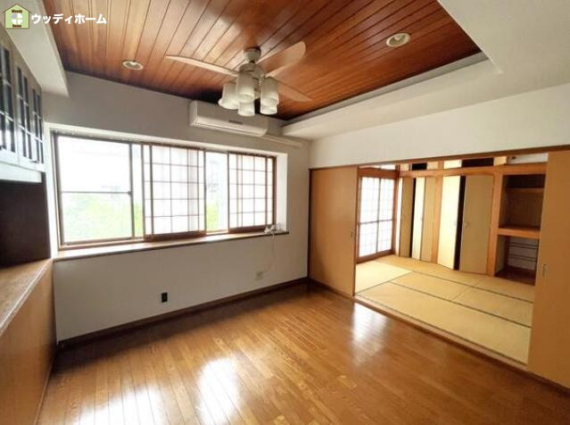 春日部市一ノ割1丁目　中古一戸建ての居間・リビング