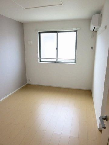 フォーシーズン　　刈谷市近郊の賃貸はクラスホーム刈谷店の内装|明るい室内です
