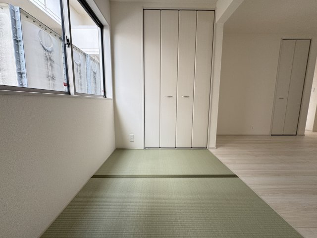 うるま市前原（全10棟）1・2・3・5・6号棟の和室|3号棟　畳コーナー3帖＋収納付き♪