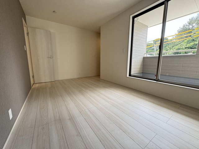 うるま市前原（全10棟）1・2・3・5・6号棟の洋室|3号棟　洋室7.5帖＋WIC付き♪