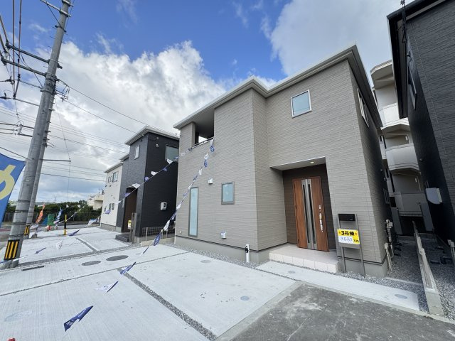 うるま市前原（全10棟）1・2・3・5・6号棟の外観|3号棟　並列駐車2台完備♪