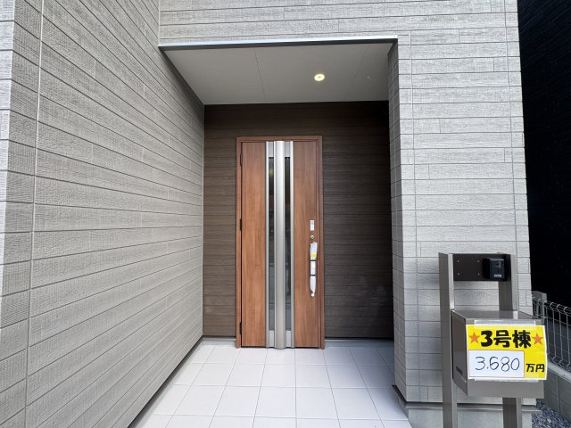 うるま市前原（全10棟）1・2・3・5・6号棟の玄関|3号棟　スマートキー付き♪
