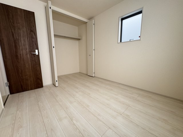 うるま市前原（全10棟）1・2・3・5・6号棟の洋室|3号棟　洋室6.8帖＋CL付き♪