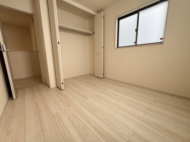 うるま市前原（全10棟）1・2・3・5・6号棟の洋室|3号棟　洋室5.3帖＋CL付き♪