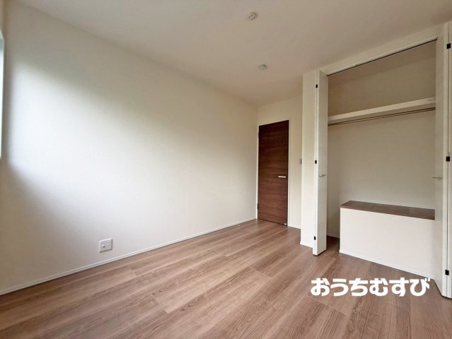 春日井市柏井町7丁目(全4棟)の洋室