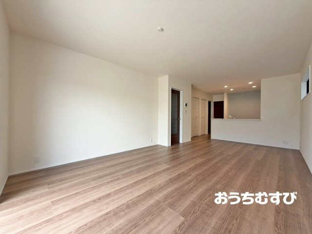 春日井市柏井町7丁目(全4棟)の居間・リビング