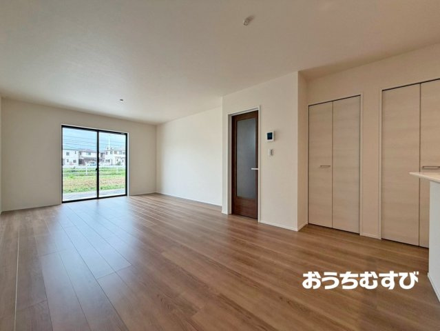 春日井市柏井町7丁目(全4棟)の居間・リビング