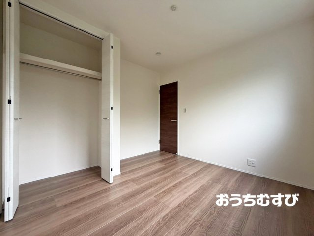 春日井市柏井町7丁目(全4棟)の洋室