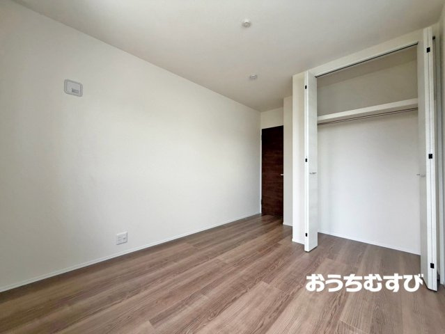 春日井市柏井町7丁目(全4棟)の洋室