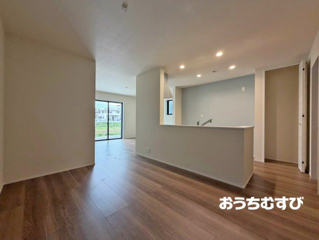 春日井市柏井町7丁目(全4棟)の居間・リビング