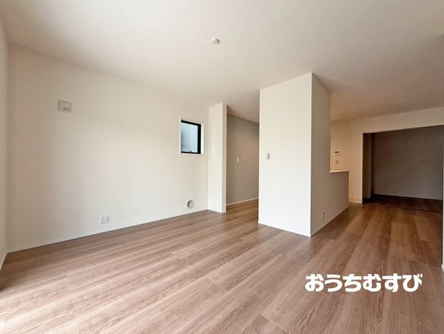 春日井市柏井町7丁目(全4棟)の居間・リビング