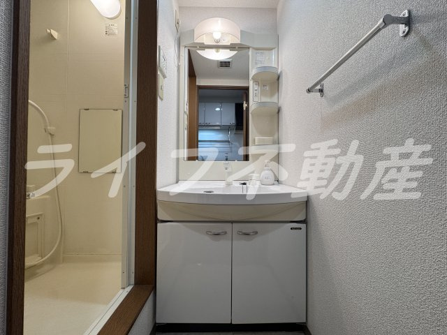 フジパレス中道の独立洗面台|独立洗面台、朝の身支度には欠かせません