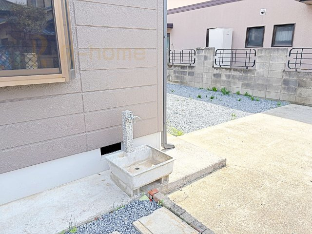 古河市新久田　中古戸建ての設備|便利な立水栓付きで洗車もラクラク♪