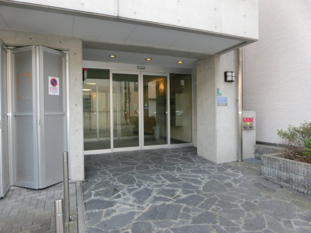 ウィンヒルズ難波西のエントランス