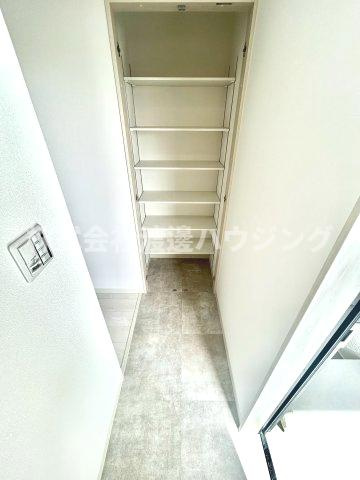 フォレストクリエオーレ城垣町壱番館の玄関
