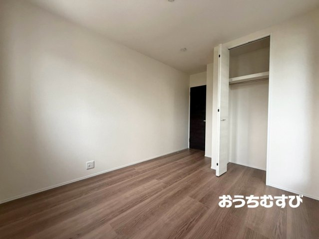 春日井市柏井町7丁目(全4棟)の洋室