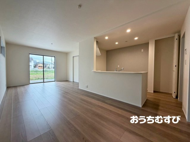 春日井市柏井町7丁目(全4棟)の居間・リビング